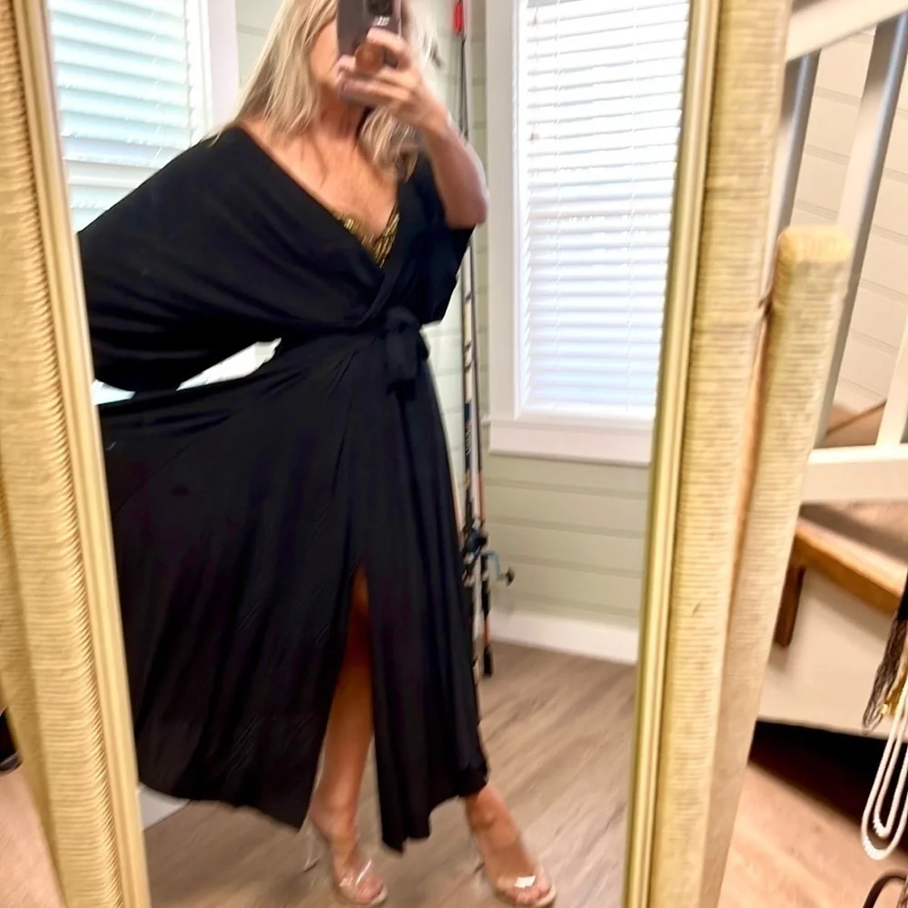 🔥Free People,FP Beach,Kauai black wrap, Gorgeous oversized Dress,Size Med.
